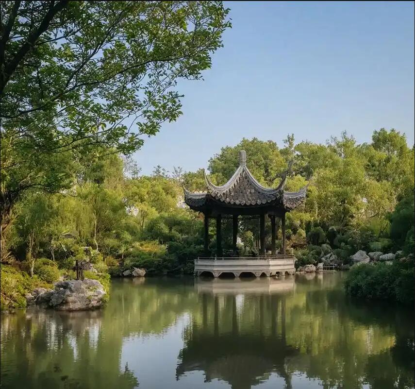 新泰醉蓝餐饮有限公司